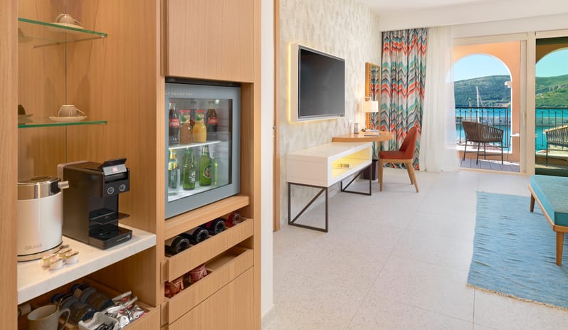 Deluxe Room Coffee & Tea station